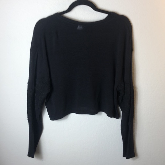 Black Lace Detailed Lon Sleeves Divided Cropped Sweatshirt! - Picture 6 of 6